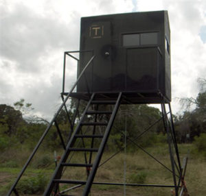 4 x 6 Blind w/ Porch Stand